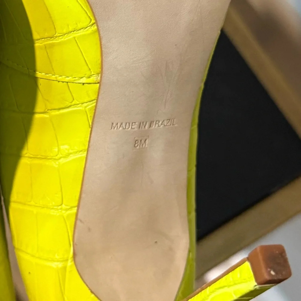 Steve Madden Vala-C neon yellow crocodile-embossed pumps - Picture 11 of 11